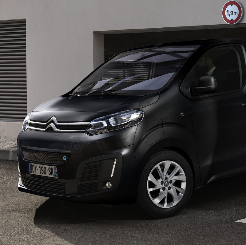 Kompaktvan kommt als Elektriker